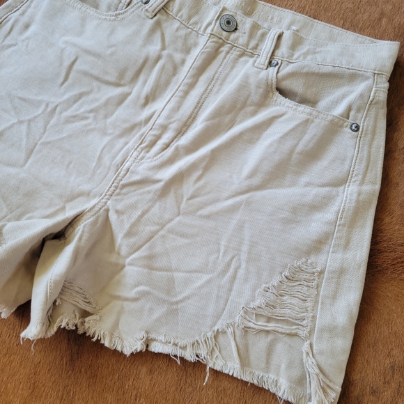 American Eagle Highest Rise Mom Shorts - Picture 2 of 3